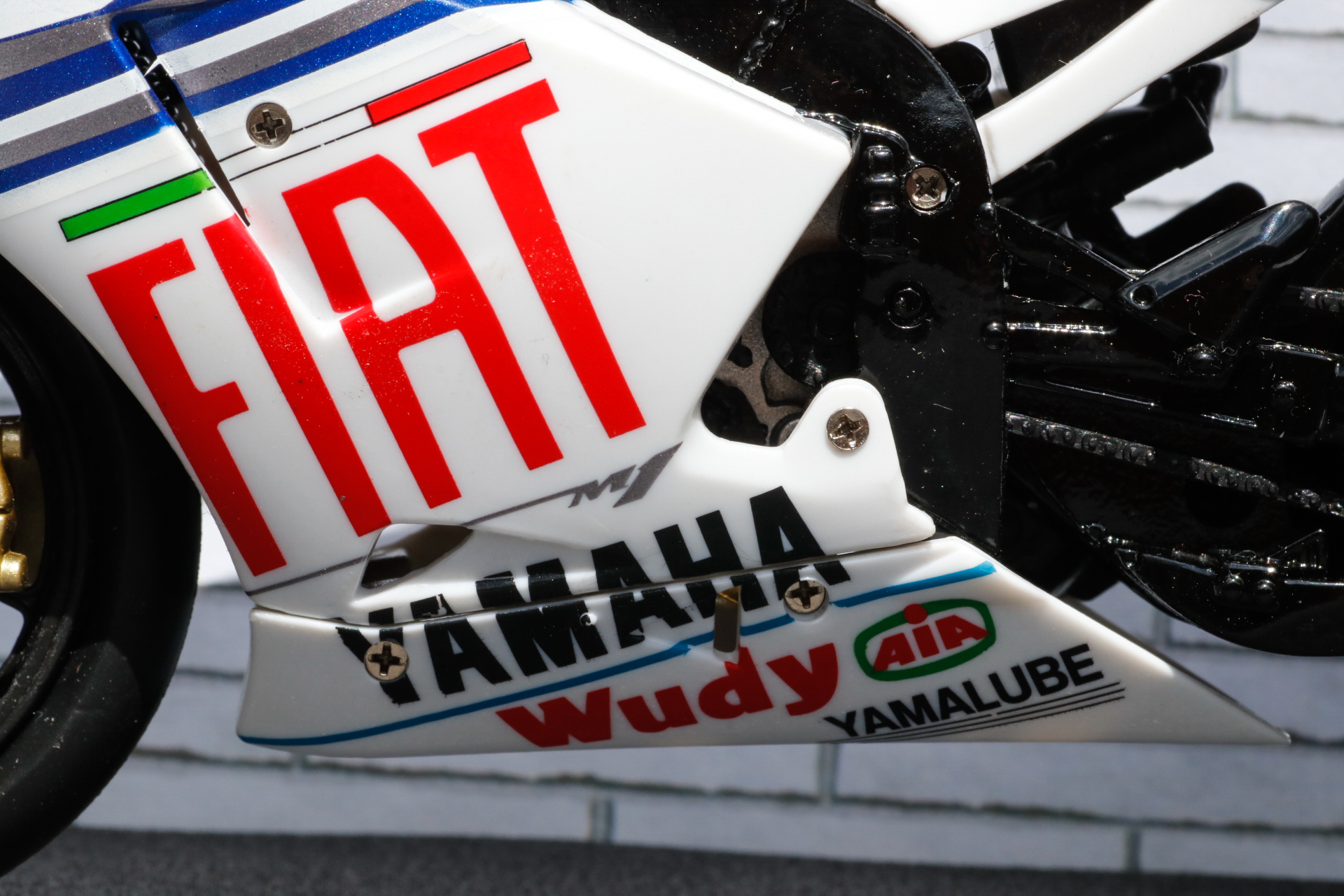 New Ray 1-12 Yamaha YZR-M1 Fiat
